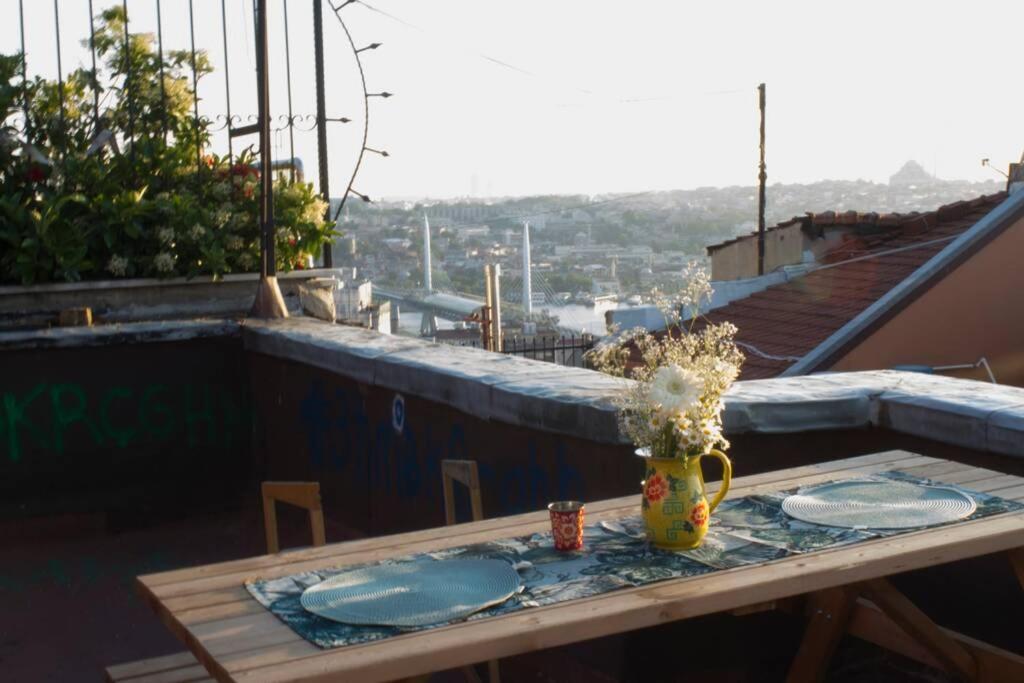 Sincere Istanbul Experience In Galata Area. Apartment Luaran gambar